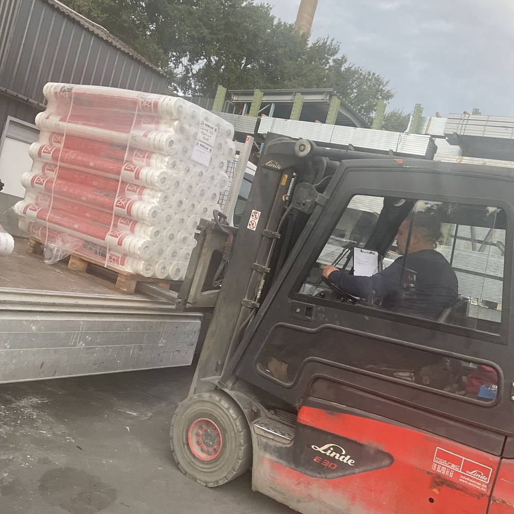 Chargement au chariot élévateur au dépôt de Herstal